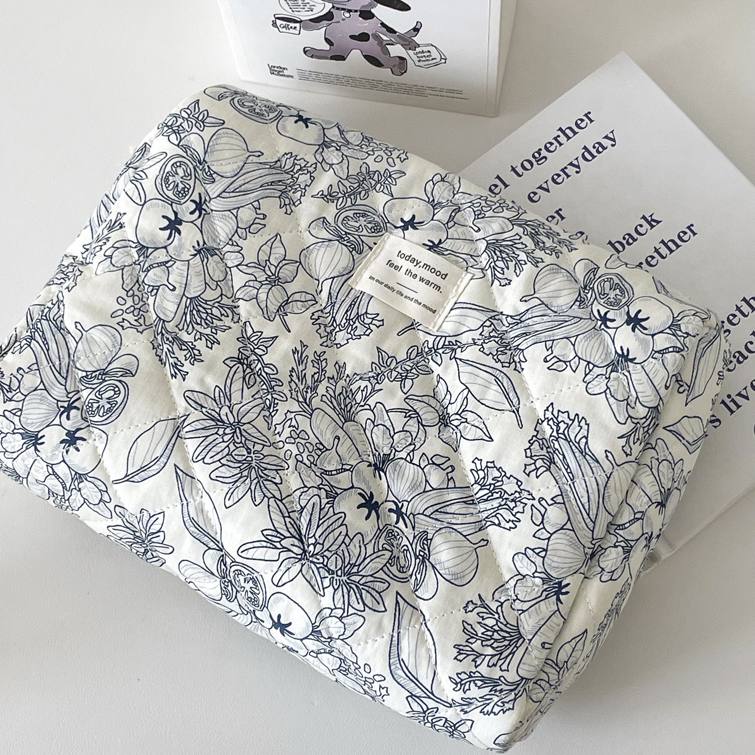 Elegant Floral Cotton Makeup Bag Large Capacity Travel Cosmetic Organizer for Women