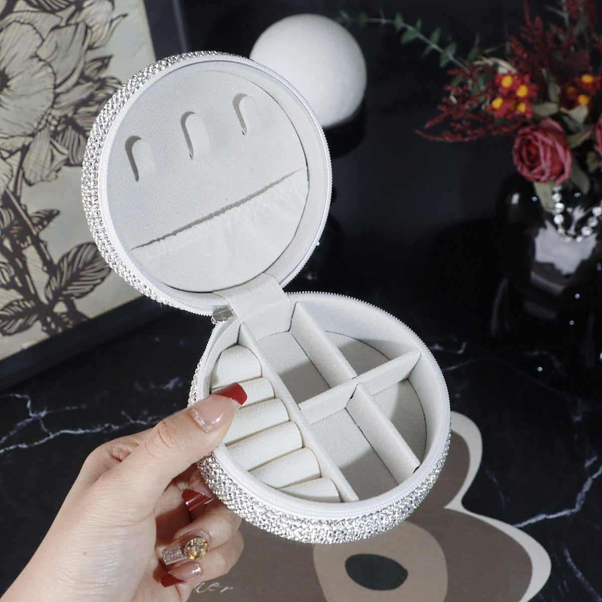 Portable Round Jewelry Box PU Zipper Storage Case for Rings, Earrings & Necklaces