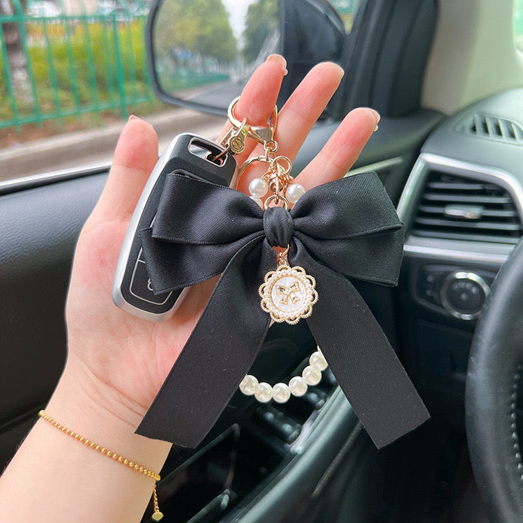 Creative Bow & Pearl Chain Keychain  Elegant Ribbon Pendant for Bags, Car Keys & Accessories