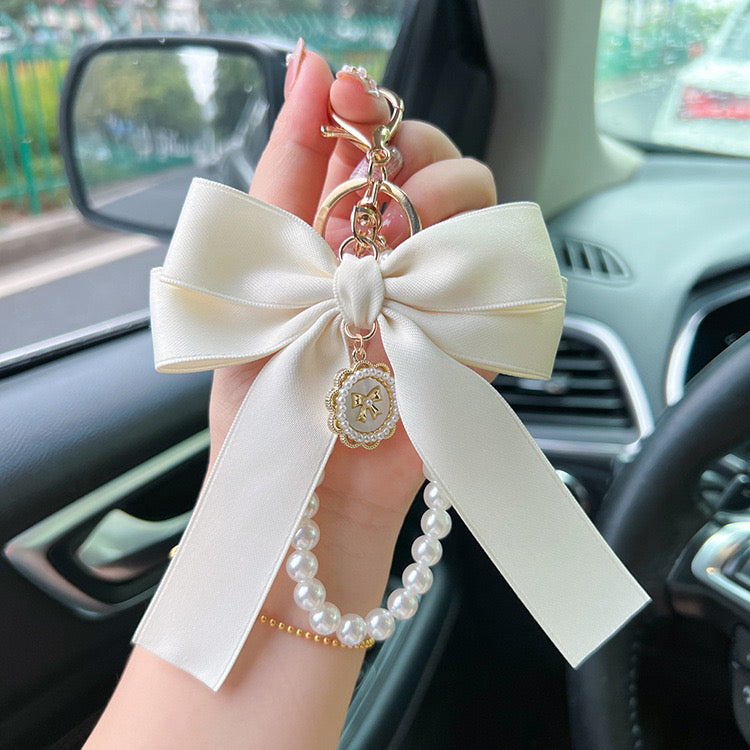 Creative Bow & Pearl Chain Keychain  Elegant Ribbon Pendant for Bags, Car Keys & Accessories