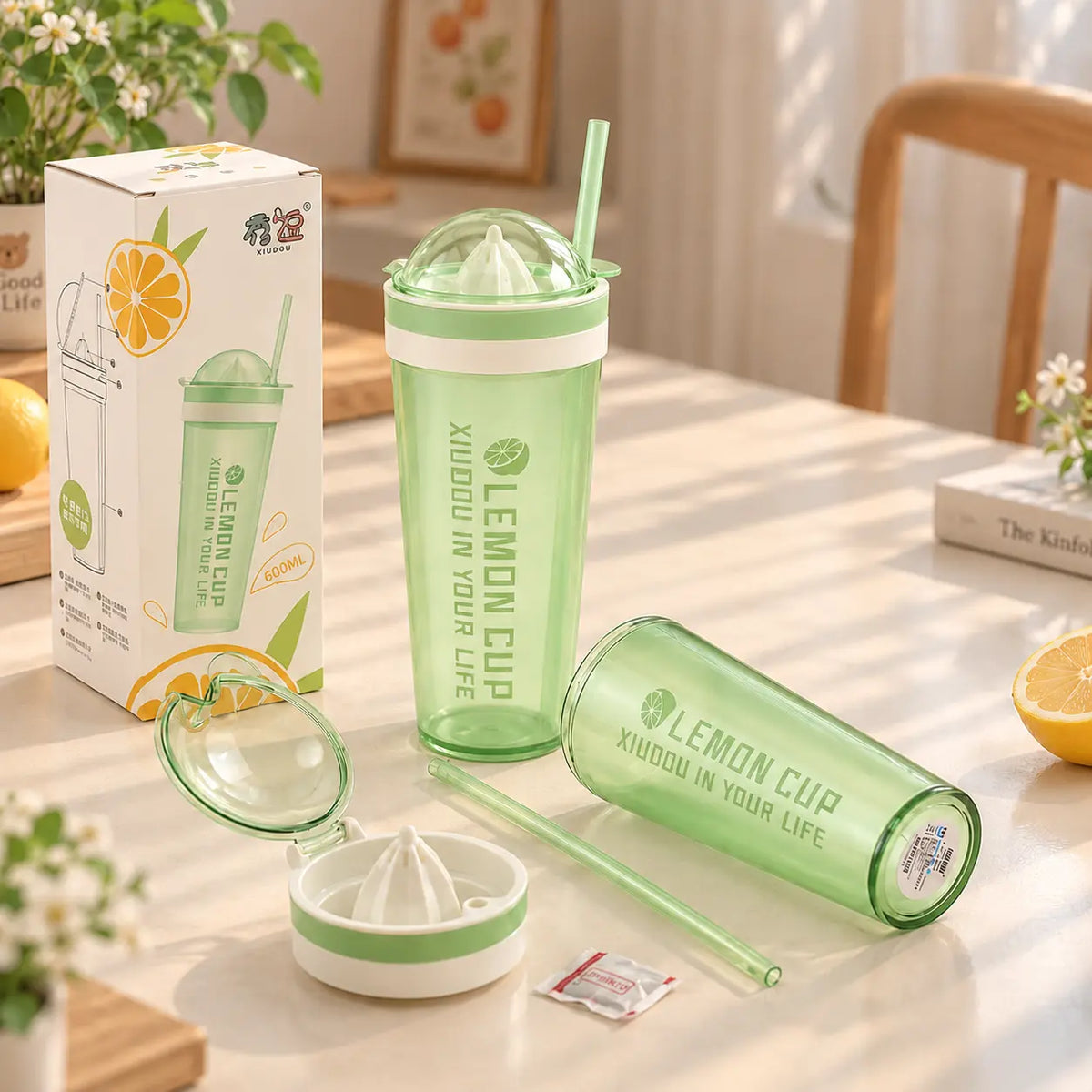 600ml Lemon Cup with Built In Citrus Juicer & Straw