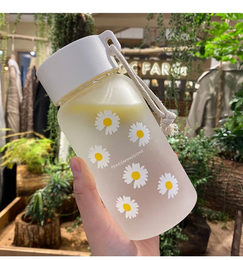 500ml Small Daisy Transparent Plastic Water Bottles Frosted Water Bottle With Portable Rope Travel Tea Cup