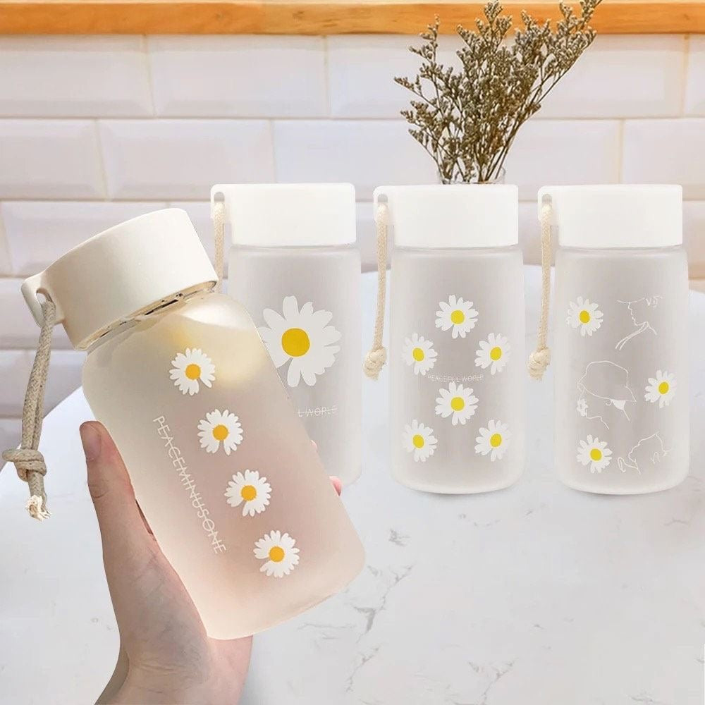 500ml Small Daisy Transparent Plastic Water Bottles Frosted Water Bottle With Portable Rope Travel Tea Cup