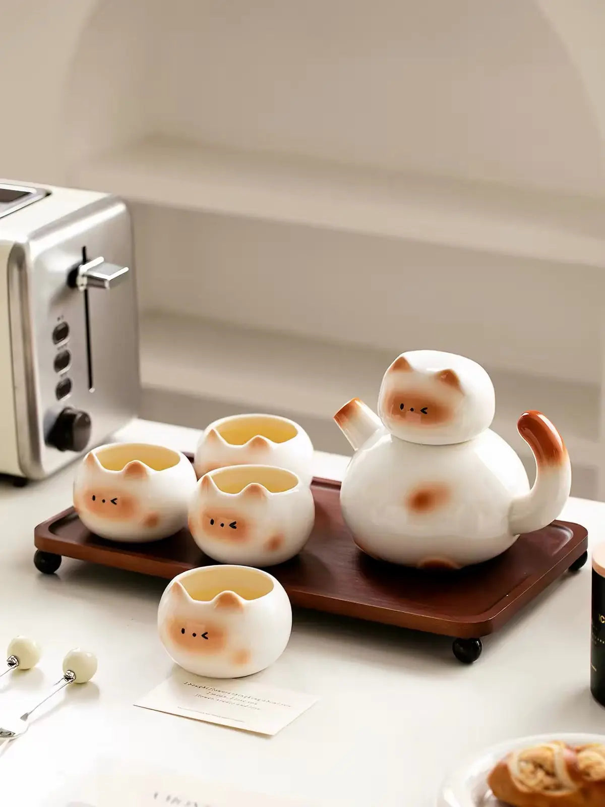 Cute Chubby Cat Ceramic Tea Set with Teapot & 4 Cups Gift Set