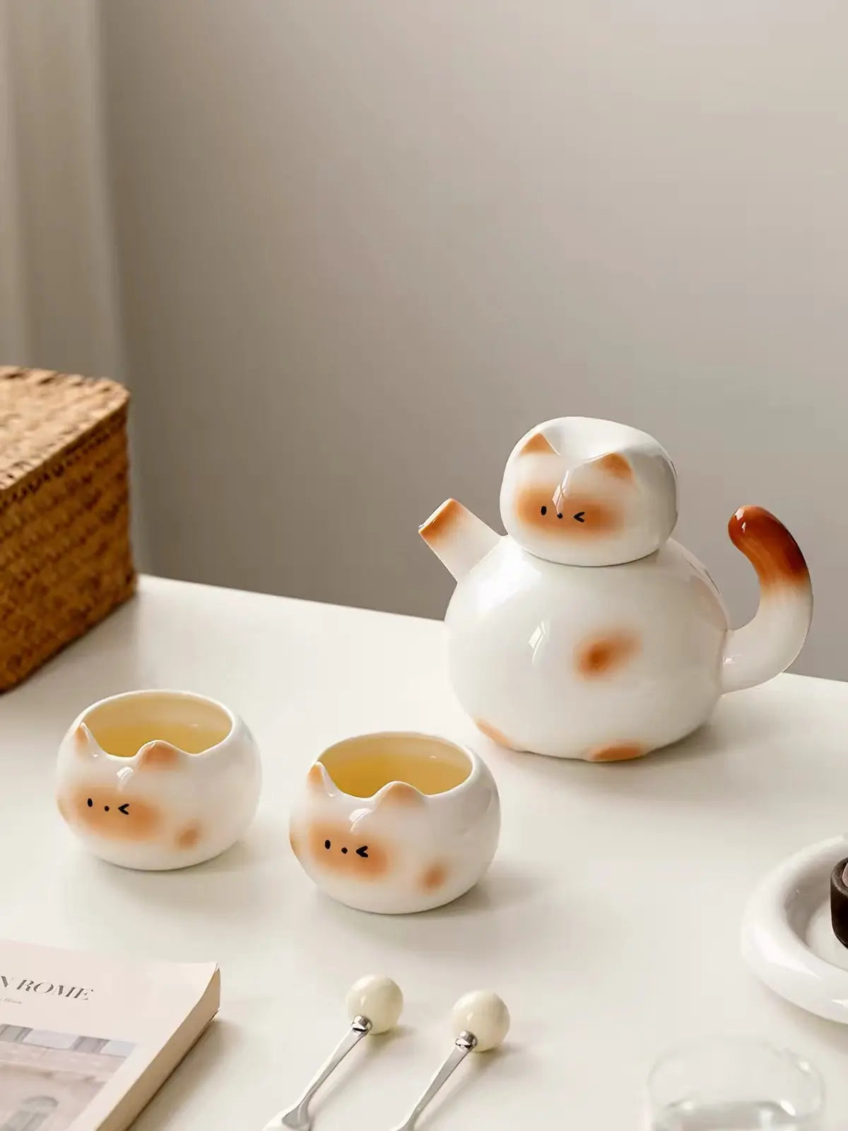Cute Chubby Cat Ceramic Tea Set with Teapot & 4 Cups Gift Set