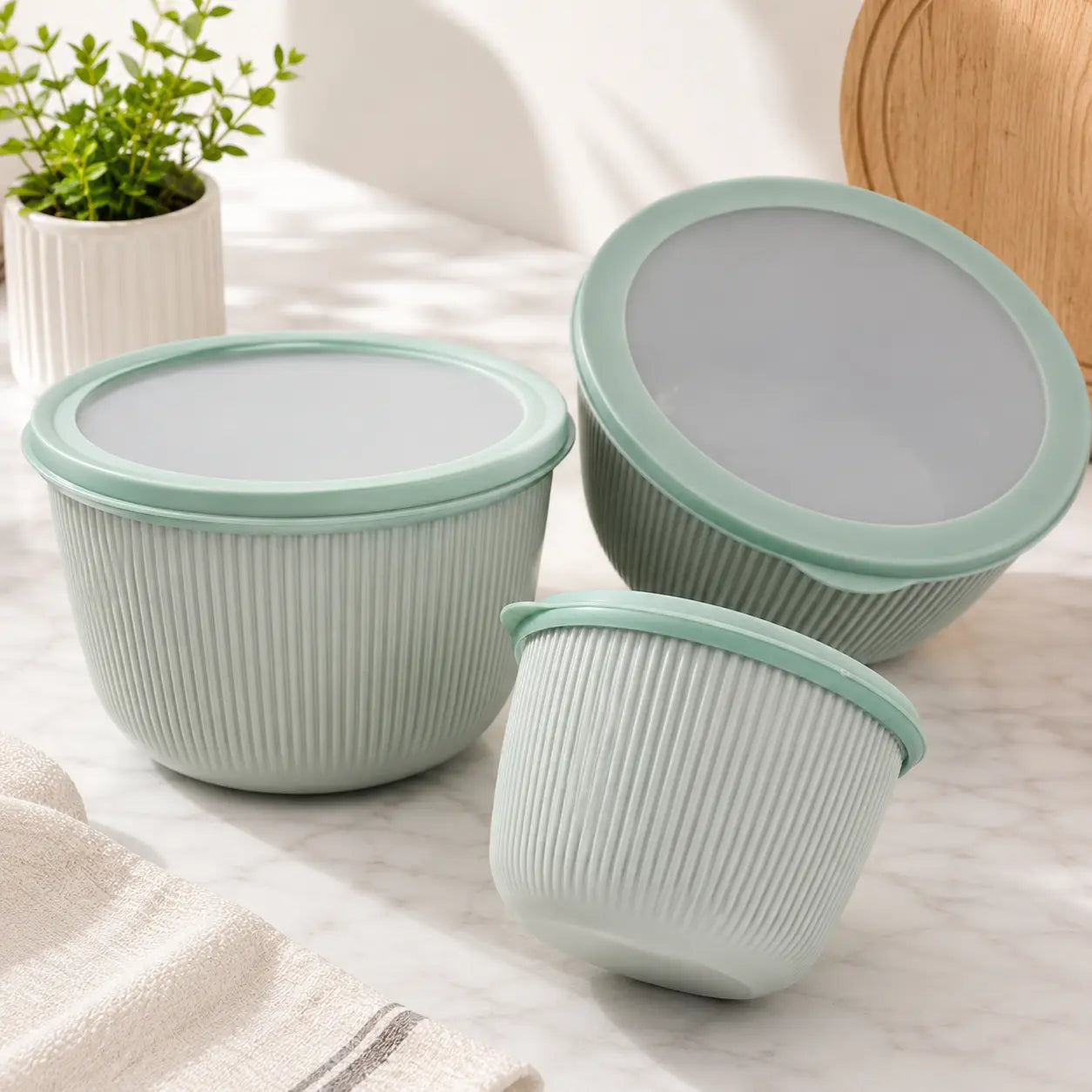 3-Piece Round Food Storage Bowl Set with Lids Stackable Serving & Kitchen Bowls