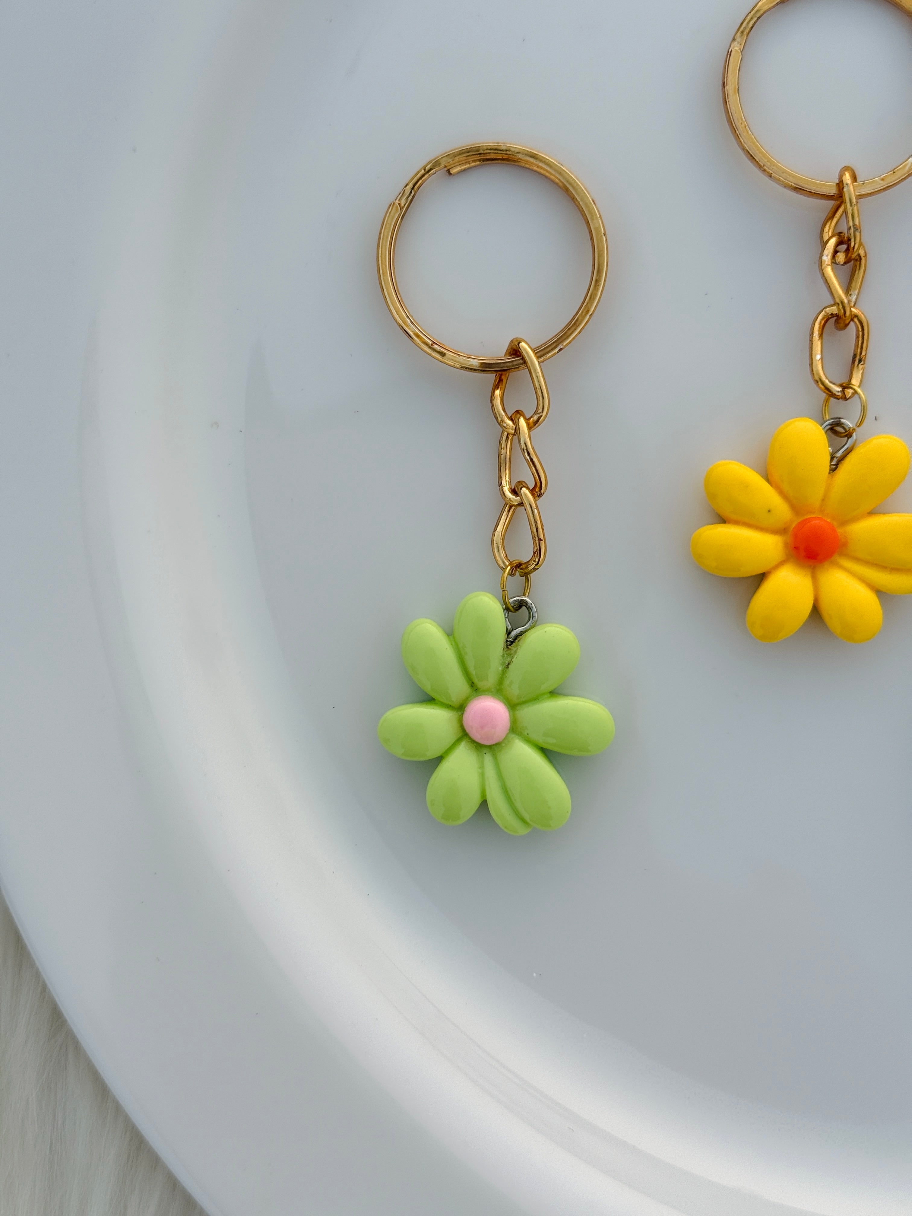 Pastel Daisy Keychain Collection Cute and Colorful Floral Charms