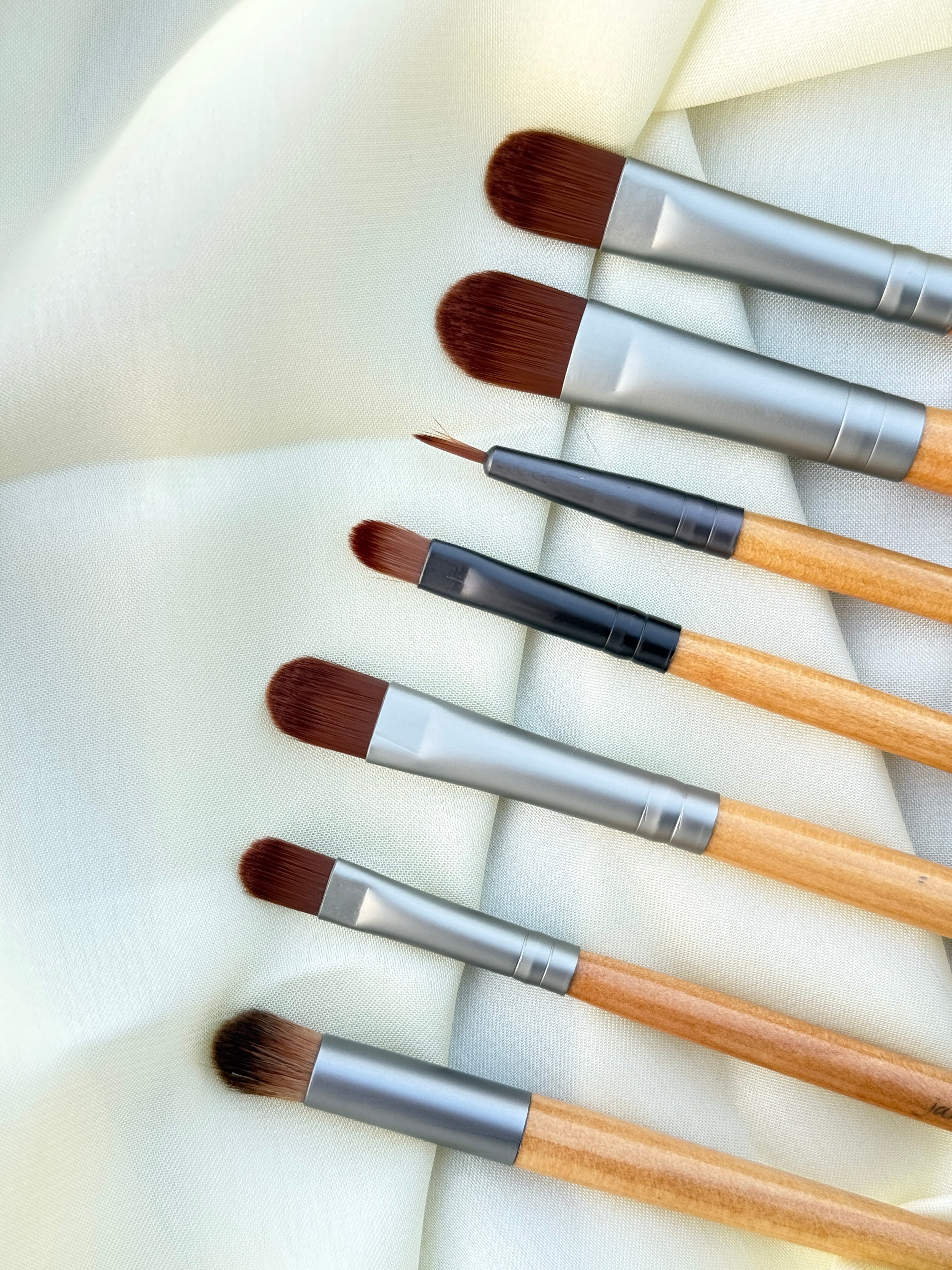Professional Eye Brush Set 6 Precision Tools for Effortless Blending