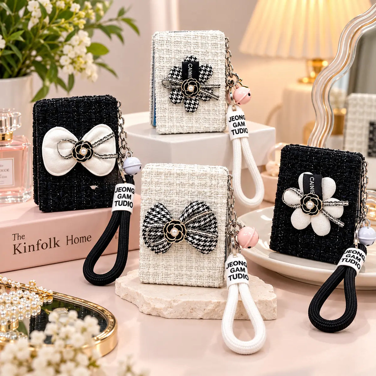 Chic Floral Bow Compact Mirror Keychain with Wrist Strap