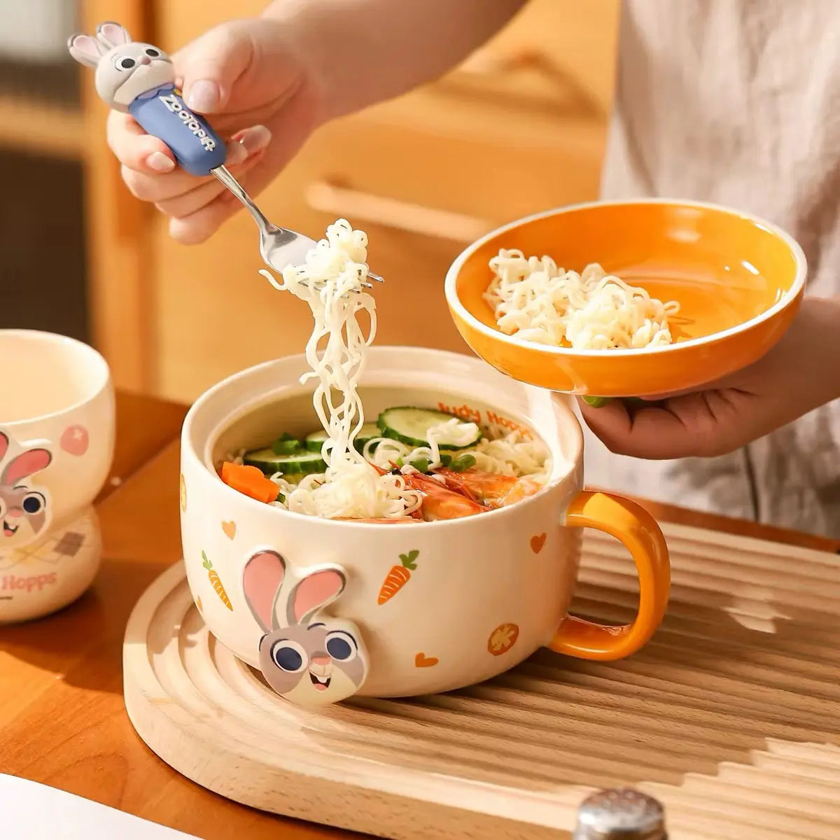 Cute Cartoon Ceramic Ramen Bowl with Lid & Handle – 1050ML