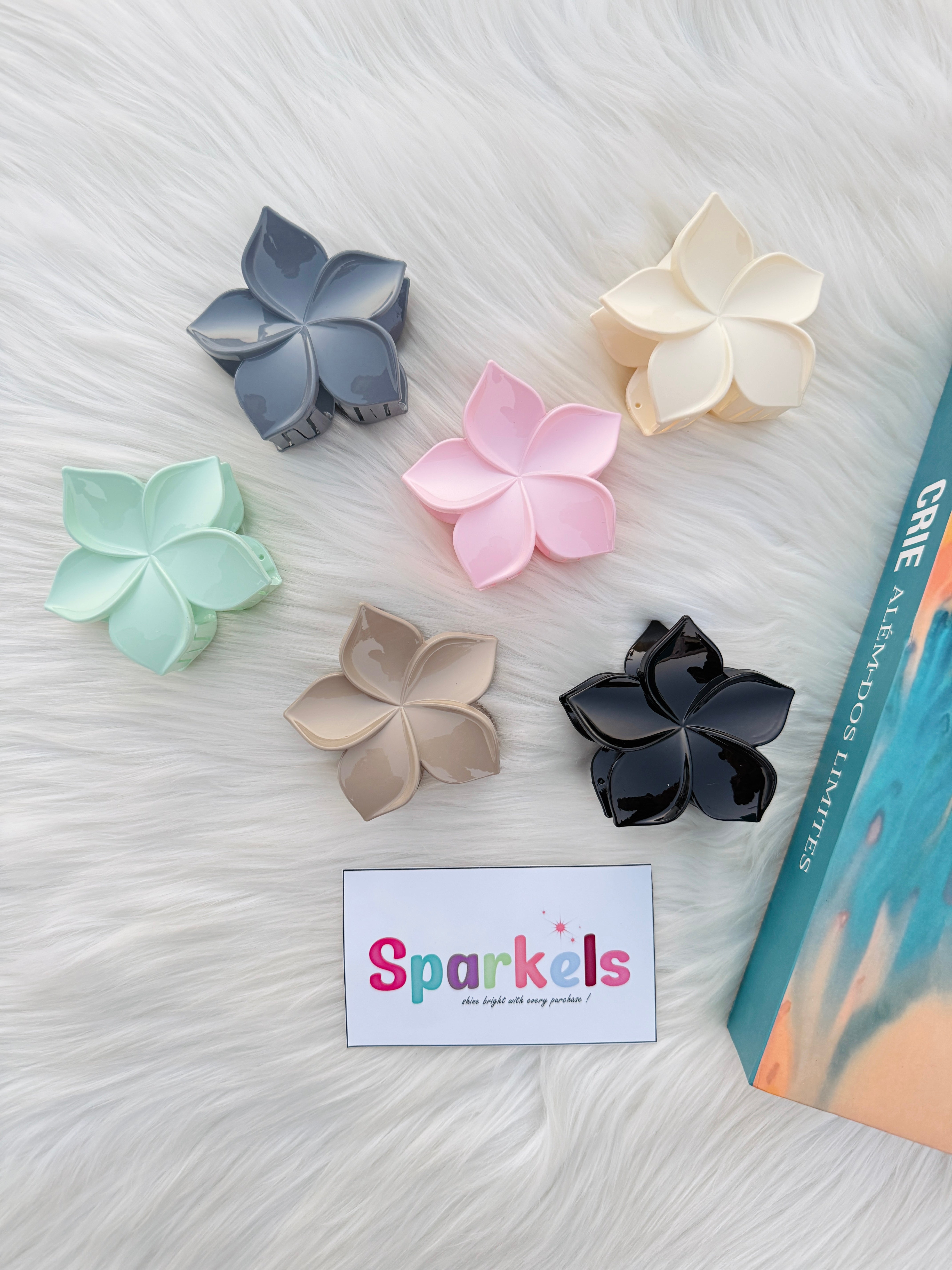 Pack of 6 Matte Blossom Claw Catchers
