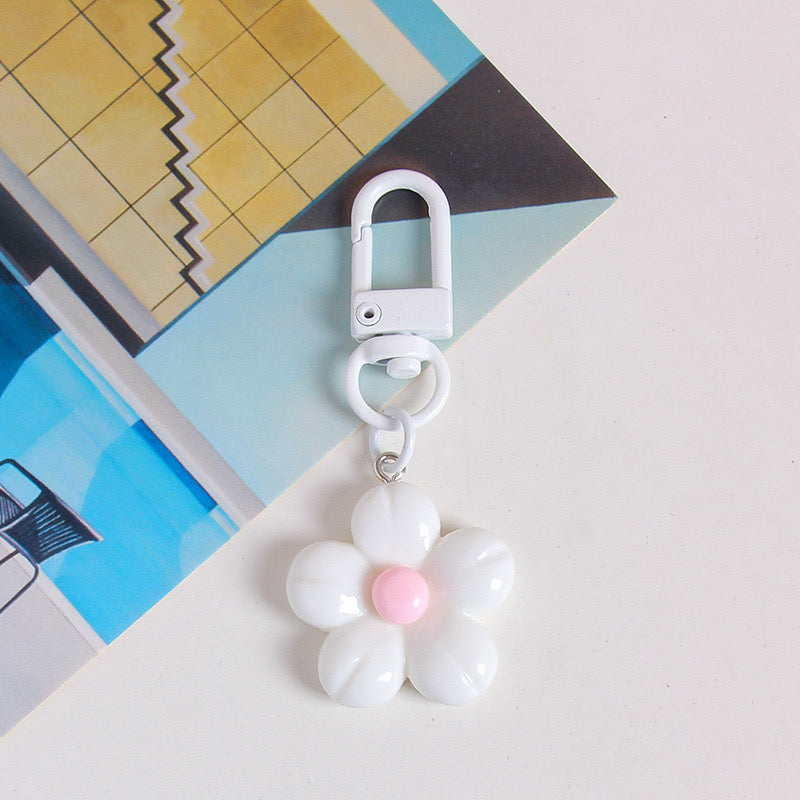 Lovely Daisy Flower Keychain Colorful Bag Charm Keyring Accessory for Women & Girls