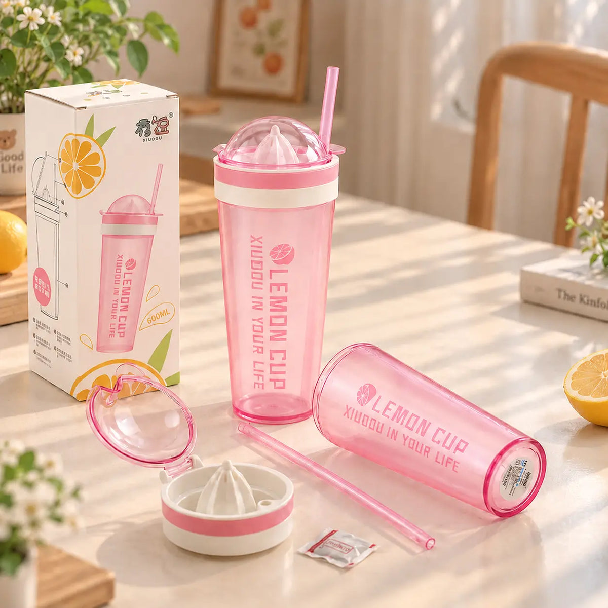 600ml Lemon Cup with Built In Citrus Juicer & Straw